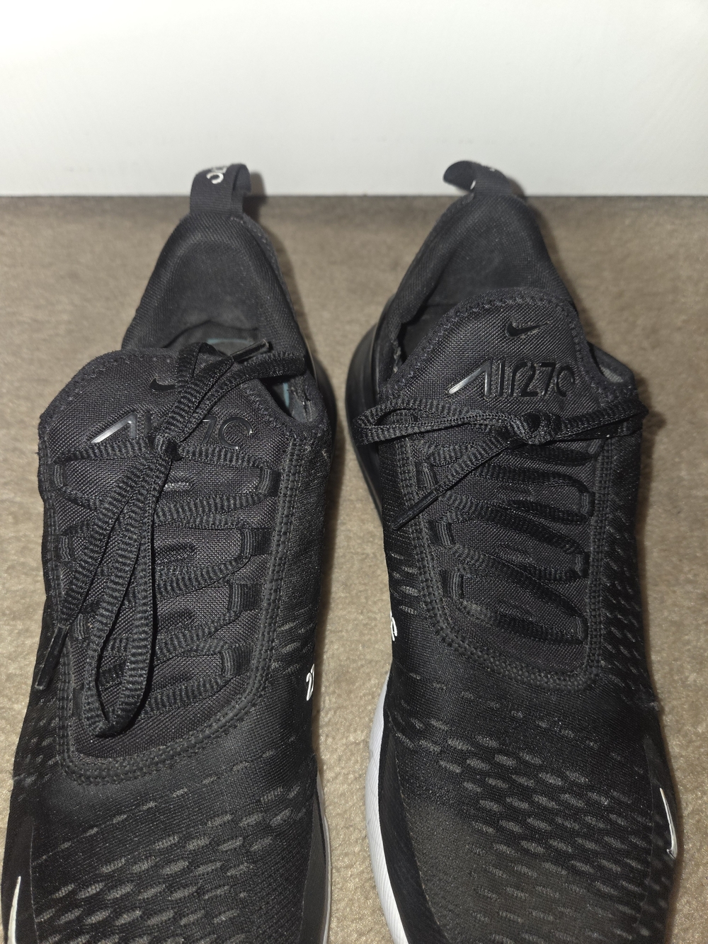 Nike Air Max 270 Men's Running Shoes Size 11.5, Black/White, Athletic Sneakers - Picture 5 of 9